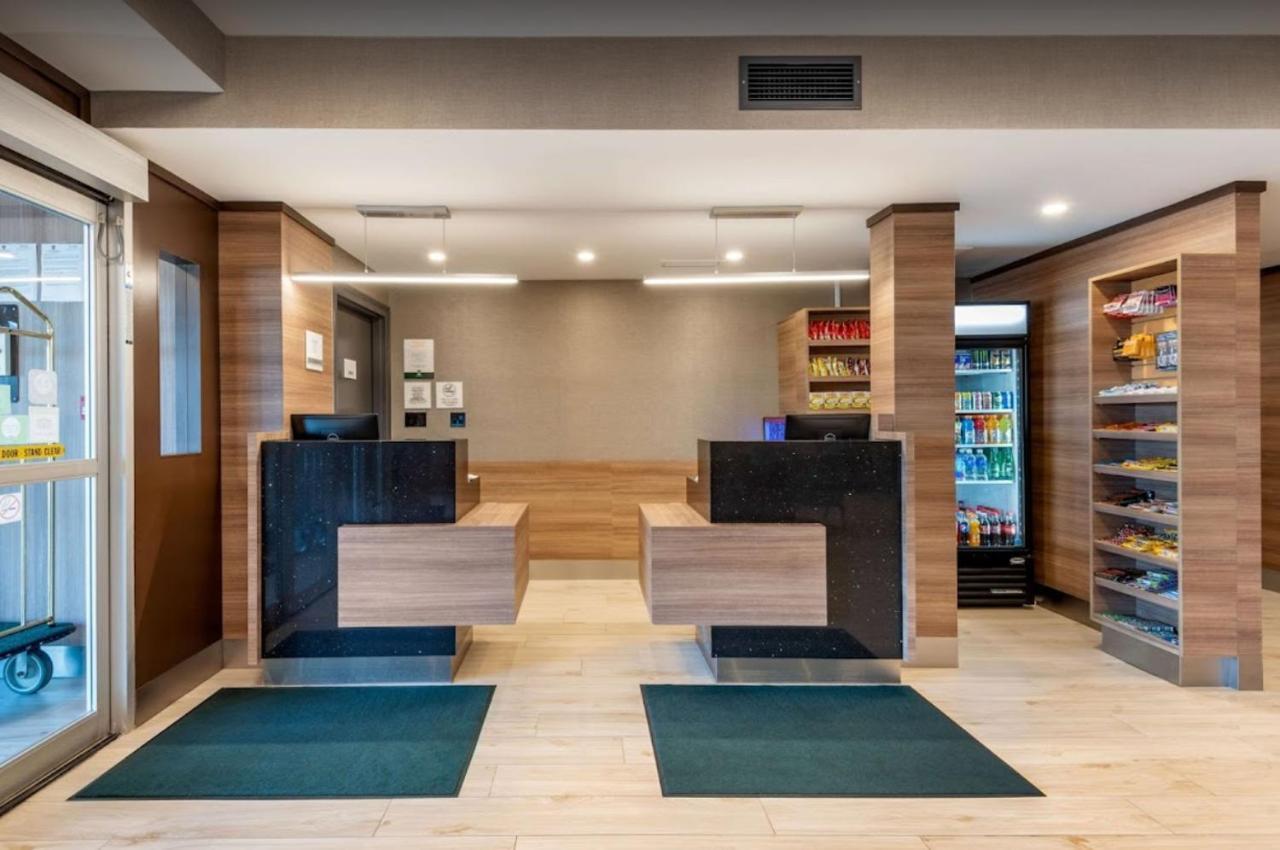 Quality & Hotel Oakville