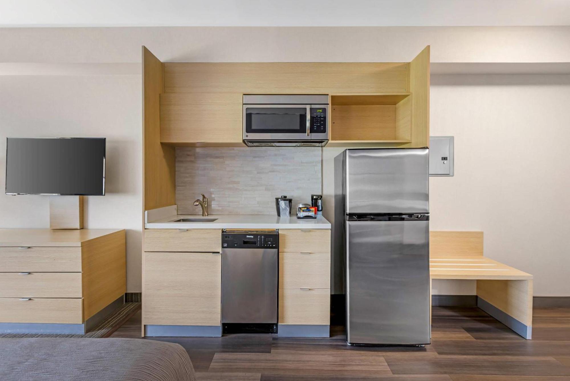 Quality & 3* Oakville